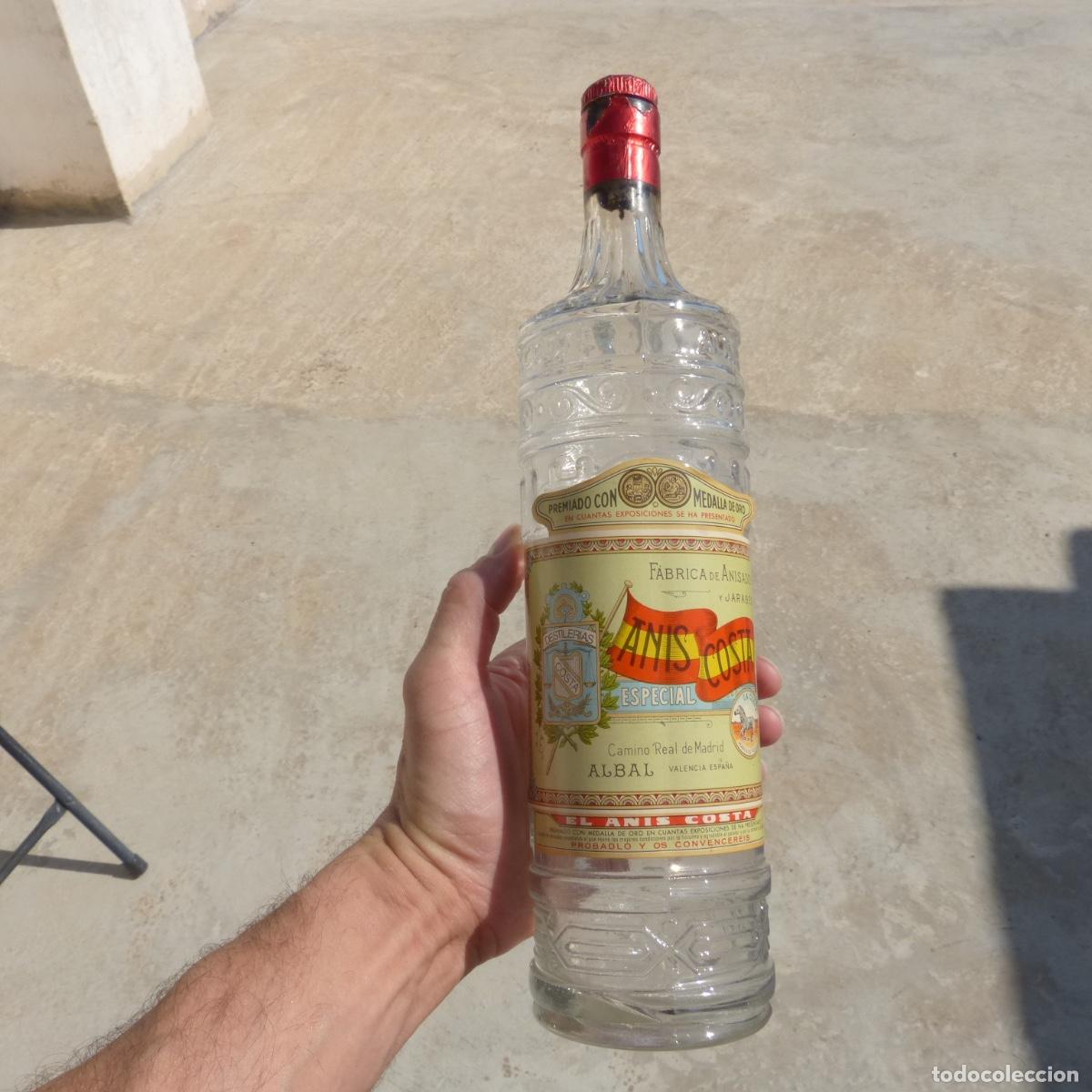 Sammlung von Weinen und Lik&ouml;ren: Antigua botella de an&iacute;s costa, vacia, 33,6cm, 735gr. Albal, Valencia. La cebra.
