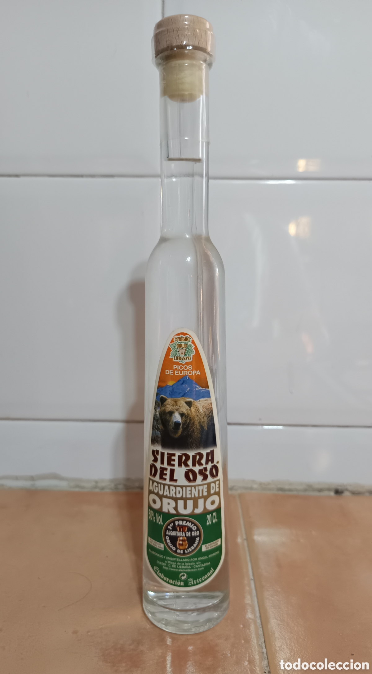 Collection of wines and liquors: Mini botella de aguardiente de orujo Sierra del Oso &ndash; Picos de Europa &ndash; Colecci&oacute;n / decoraci&oacute;n