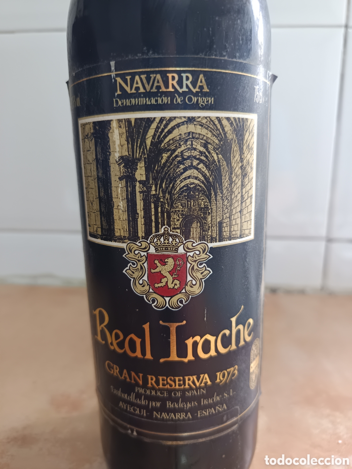 Collection of wines and liquors: Botella de vino Real Irache Gran Reserva 1973 &ndash; Navarra &ndash; Colecci&oacute;n / decoraci&oacute;n