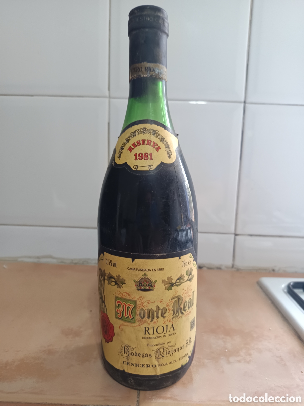 Collection of wines and liquors: Botella Monte Real Reserva 1981 &ndash; Rioja &ndash; Bodegas Riojanas &ndash; Vino hist&oacute;rico para colecci&oacute;n o decorac