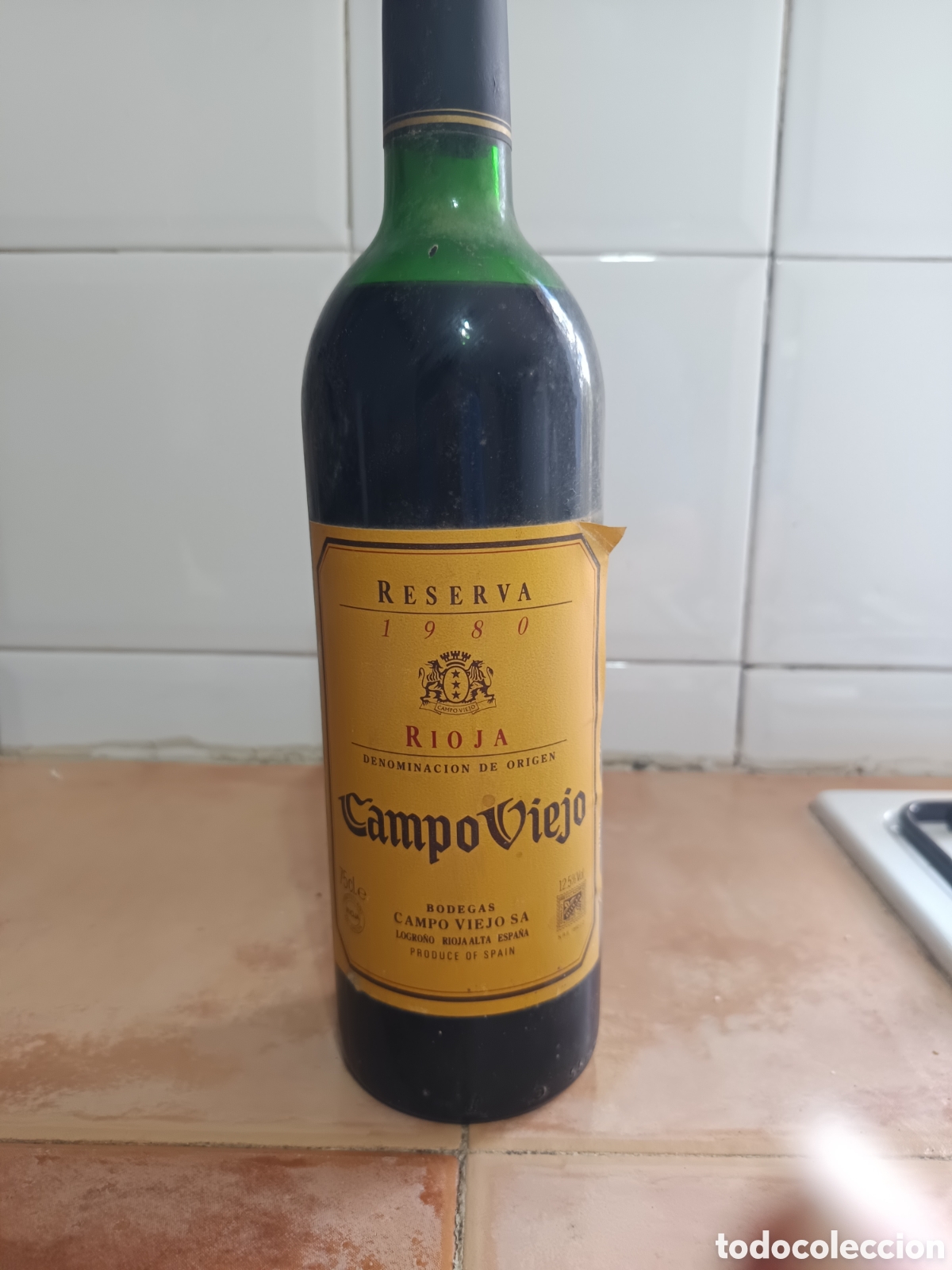 Collection of wines and liquors: Botella de vino tinto Campo Viejo Reserva 1980 &ndash; Rioja