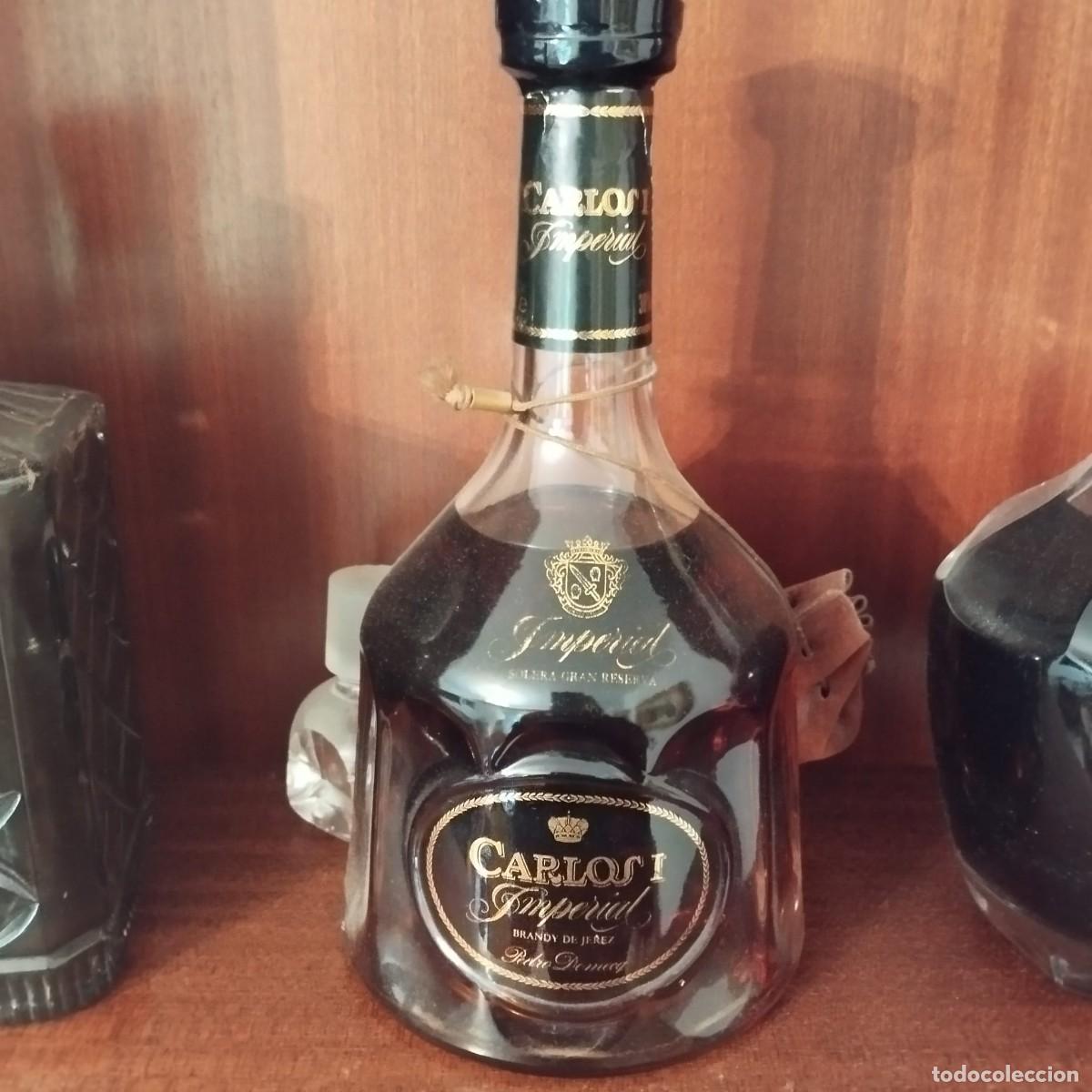 Coleccionismo de vinos y licores: Brandy de Jerez Carlos I Imperial Solera Gran reserva 70cl. (lleno y precintado)
