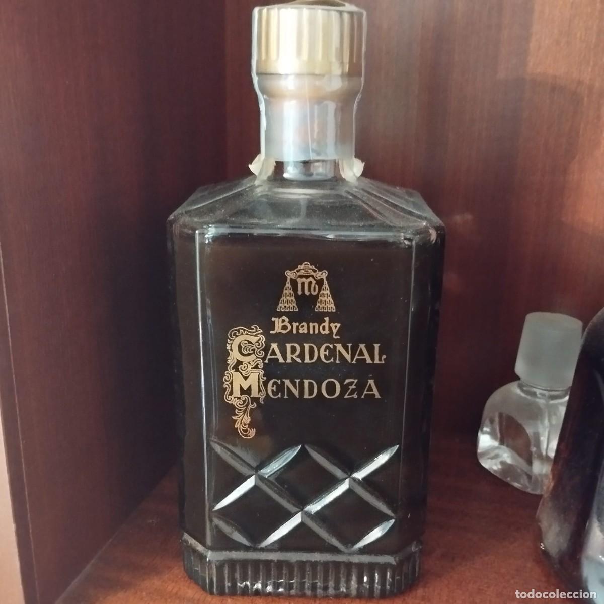Coleccionismo de vinos y licores: Brandy de Jerez Cardenal Mendoza (lleno y precintado)