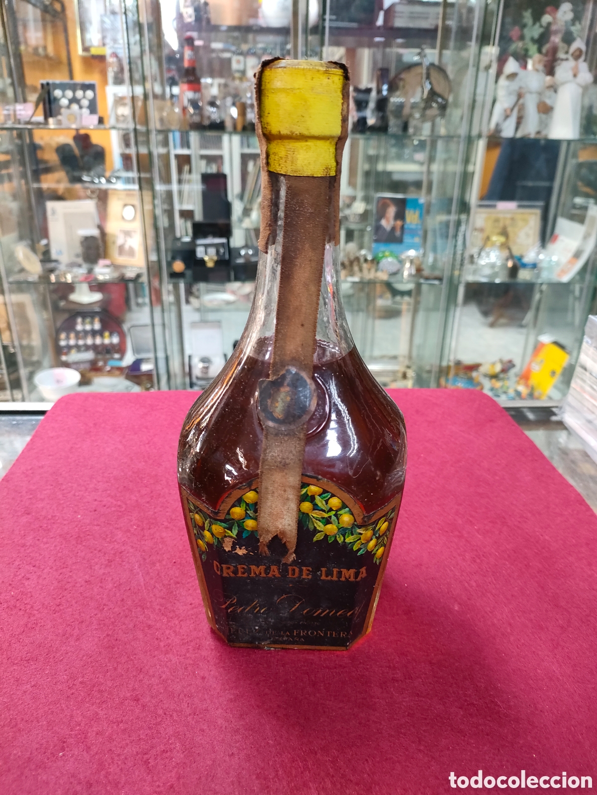 Collection of wines and liquors: Pedro Domenecq crema de Lima, botella con precinto.