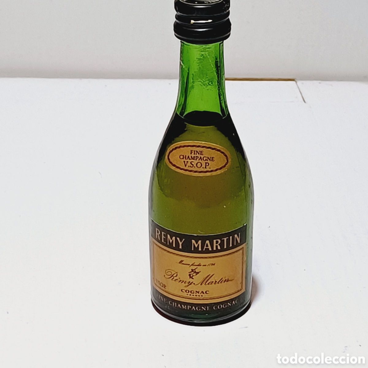 Collection of wines and liquors: Botella mini Miniatura botellin champagne cognac co&ntilde;ac Remy Martin 11,3 cm