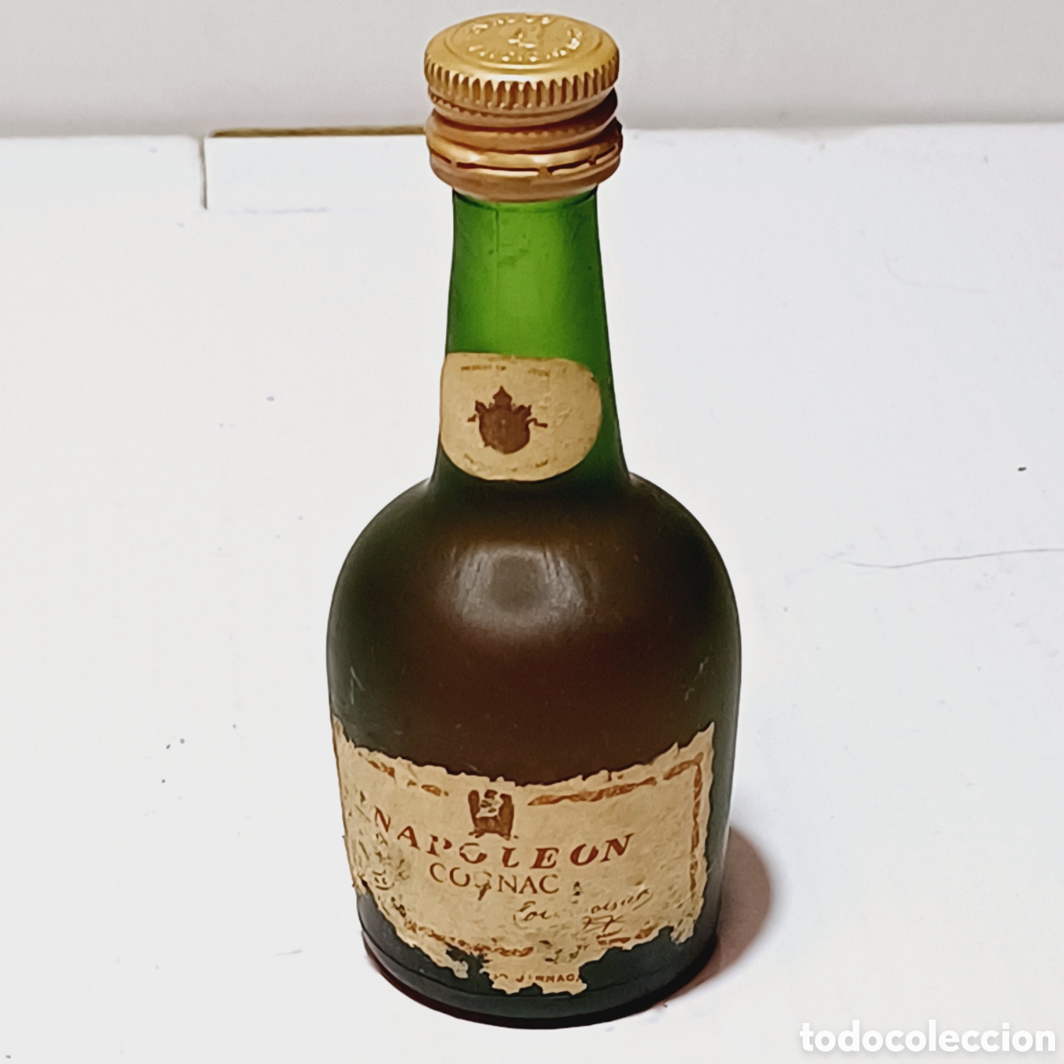 Collection of wines and liquors: Botella mini Courvoisier Napoleon Cognac,de los a&ntilde;os 60-70, de 3cl, miniatura/botell&iacute;n