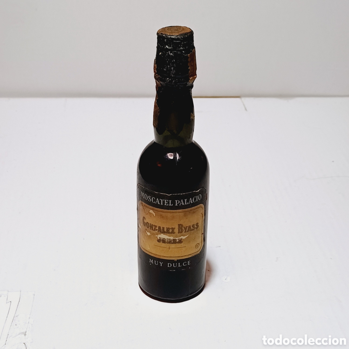 Collection of wines and liquors: Botella mini Miniatura botellin Moscatel Palacios Gonz&aacute;lez Byass Jerez 13,3 cm