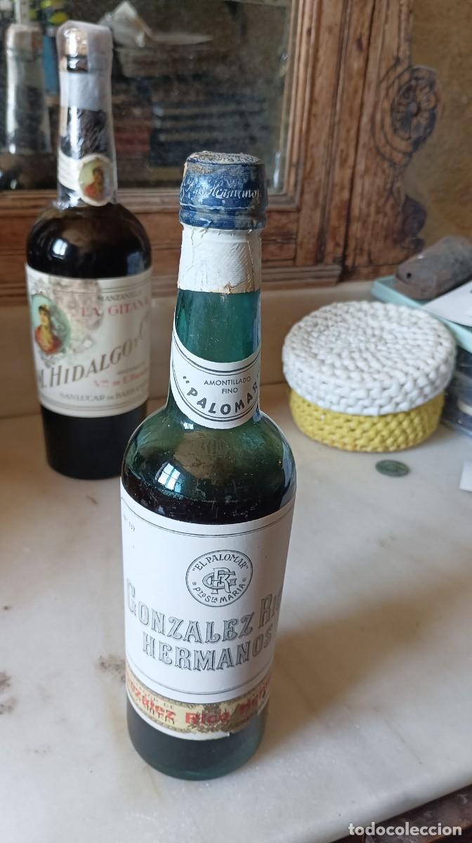 Collection of wines and liquors: Antigua botella vino amontillado jerez