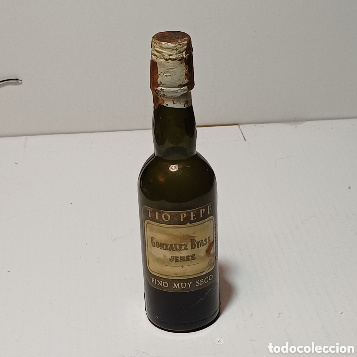 Sammlung von Weinen und Lik&ouml;ren: Botella mini Miniatura botellin botellita Vino jerez T&iacute;o Pepe Fino muy seco Gonz&aacute;lez Byass 13,5 cm