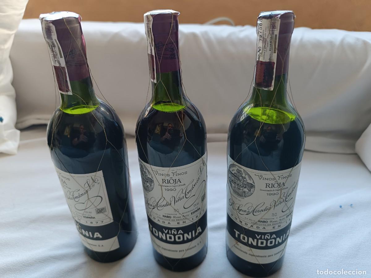 Collection of wines and liquors: LOTE 3 BOTELLAS VI&Ntilde;A TONDONIA RIOJA 1990