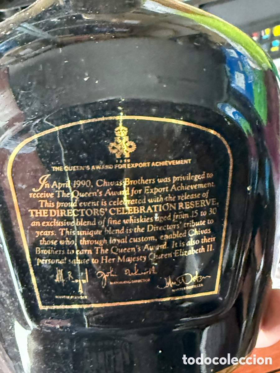 Coleccionismo de vinos y licores: Botella de chivas celebration, precintada - Foto 5