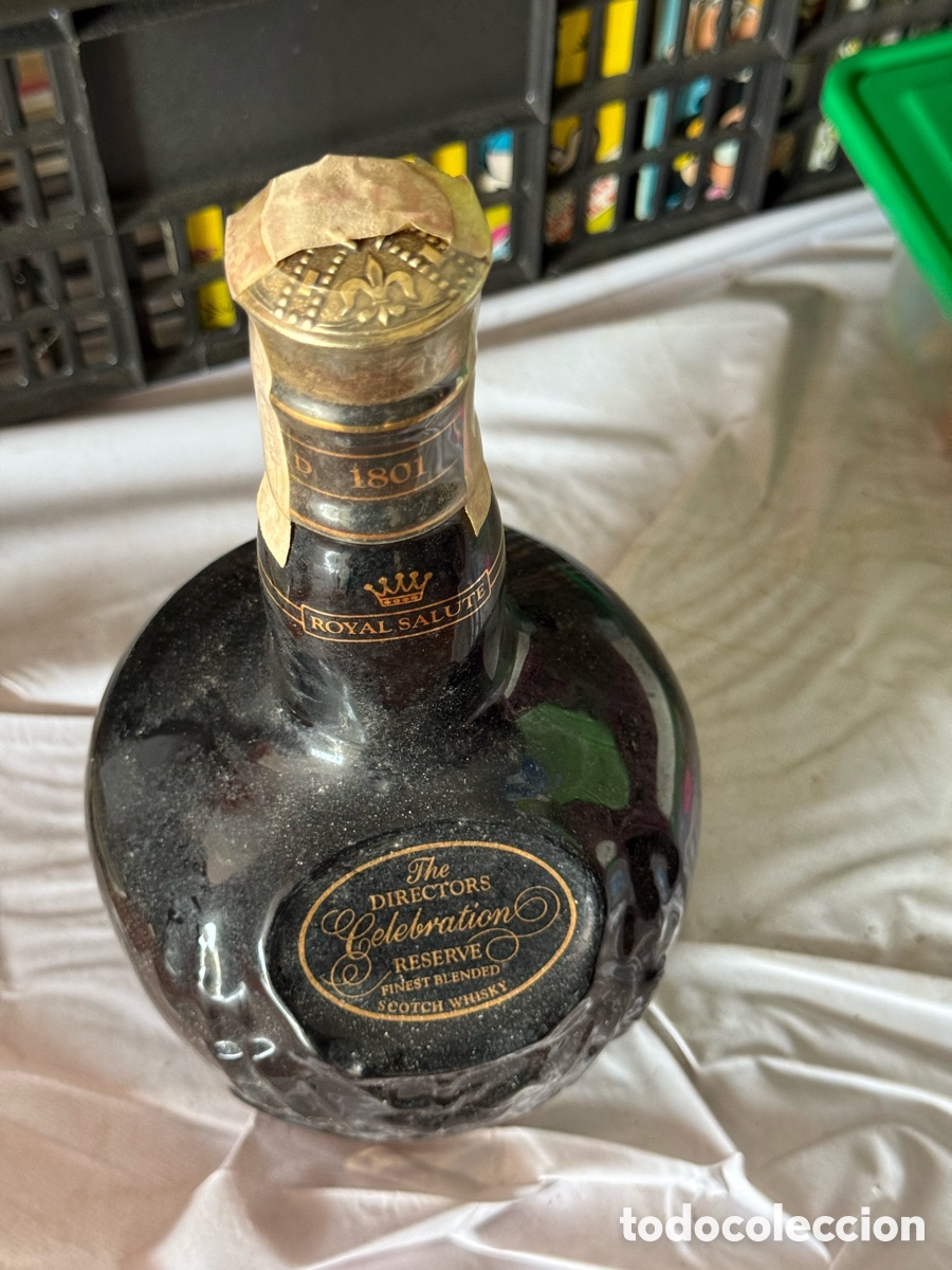 Coleccionismo de vinos y licores: Botella de chivas celebration, precintada - Foto 1