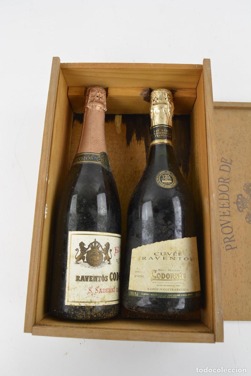 Coleccionismo de vinos y licores: 2 botellas de cava Codorniu, en caja de madera. - Foto 8