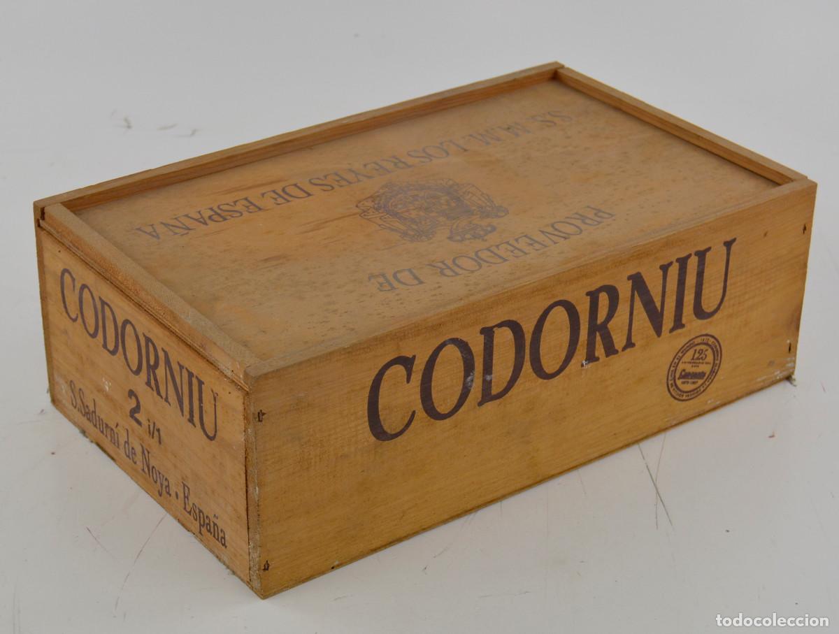Coleccionismo de vinos y licores: 2 botellas de cava Codorniu, en caja de madera. - Foto 10