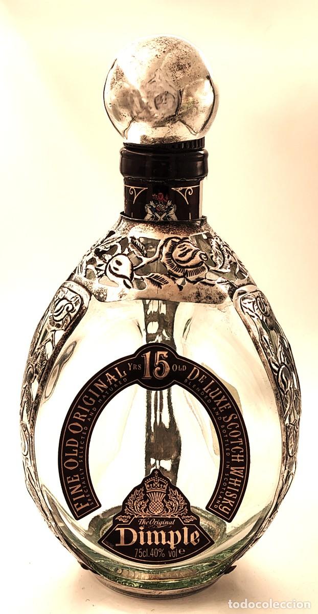 Collection of wines and liquors: BOTELLA DIMPLE ROYAL 15 A&Ntilde;OS (VACIA) CON DECORACION EN PLATA SELLADA 925 - PESO TOTAL 770