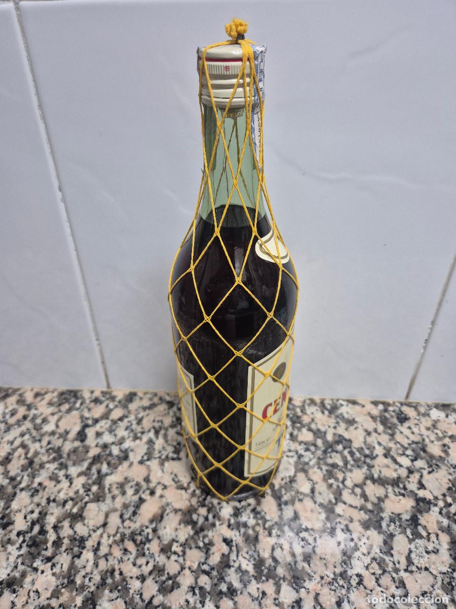 Coleccionismo de vinos y licores: ANTIGUA BOTELLA BRANDY TERRY. - Foto 4