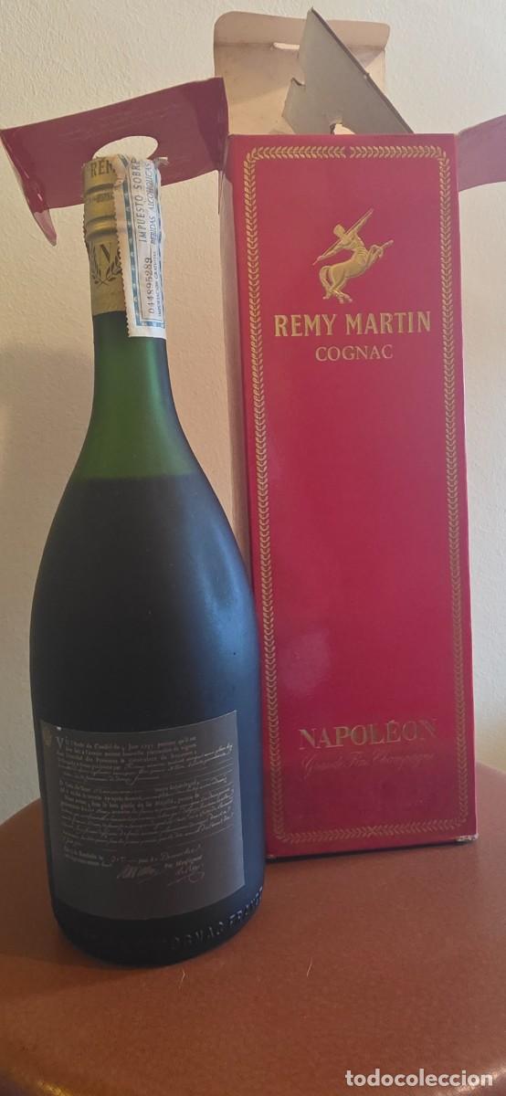 Collection of wines and liquors: Cognac Napoleon con caja original