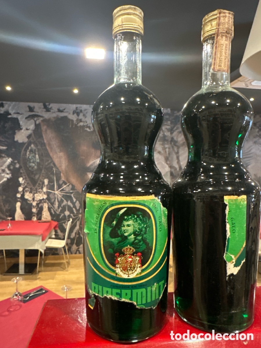 Collection of wines and liquors: Pipermint &ndash; Destiler&iacute;as del Gato &ndash; D&eacute;cada 70/80 &ndash; Proveedor de la Casa Real