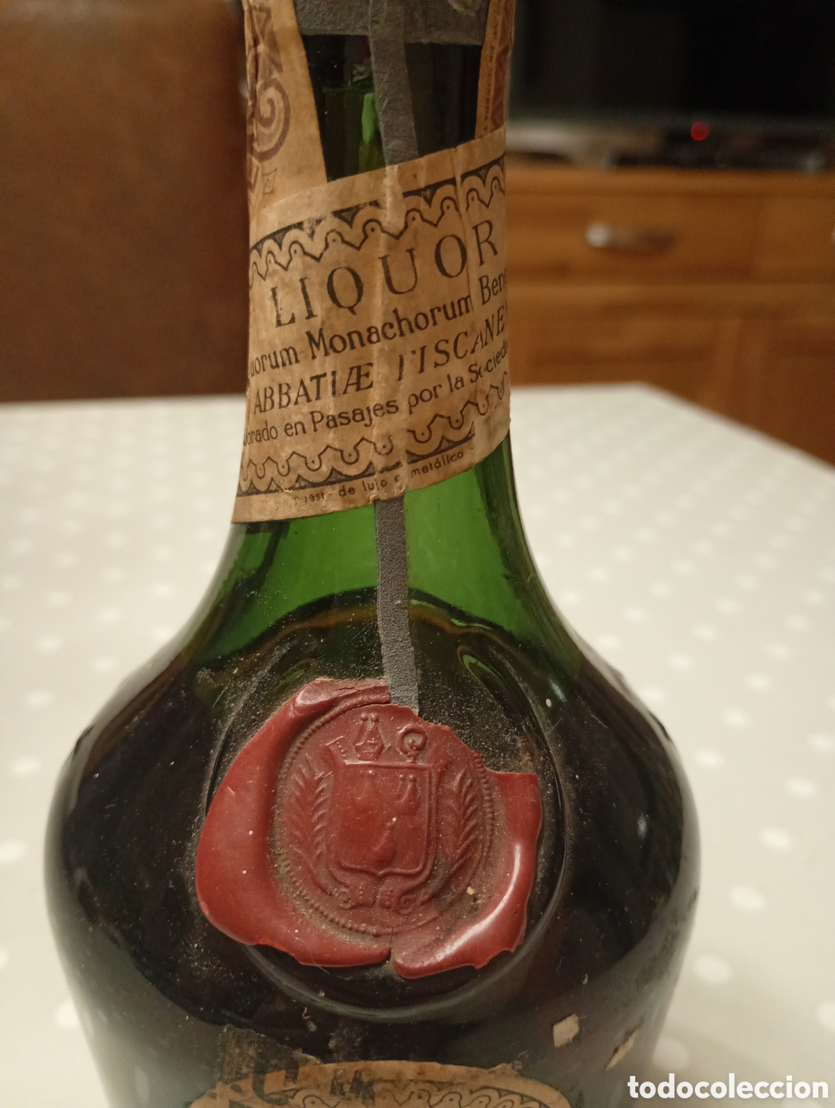 Coleccionismo de vinos y licores: Botella licor DOM Benedictine. Abbatiae Fiscanensis. Elaborado en Pasajes. 80 c&eacute;ntiomos. A&ntilde;os 50/60