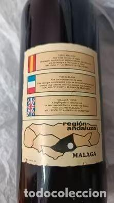 Coleccionismo de vinos y licores: Botella Moscatel V (IBASA) - Foto 4
