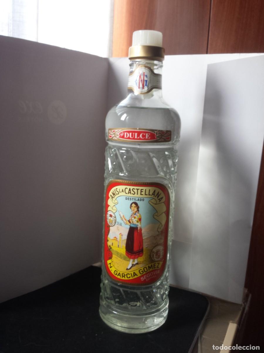 Collection of wines and liquors: An&iacute;s la Castellana, Garc&iacute;a G&oacute;mez, Segovia 1l. bebida
