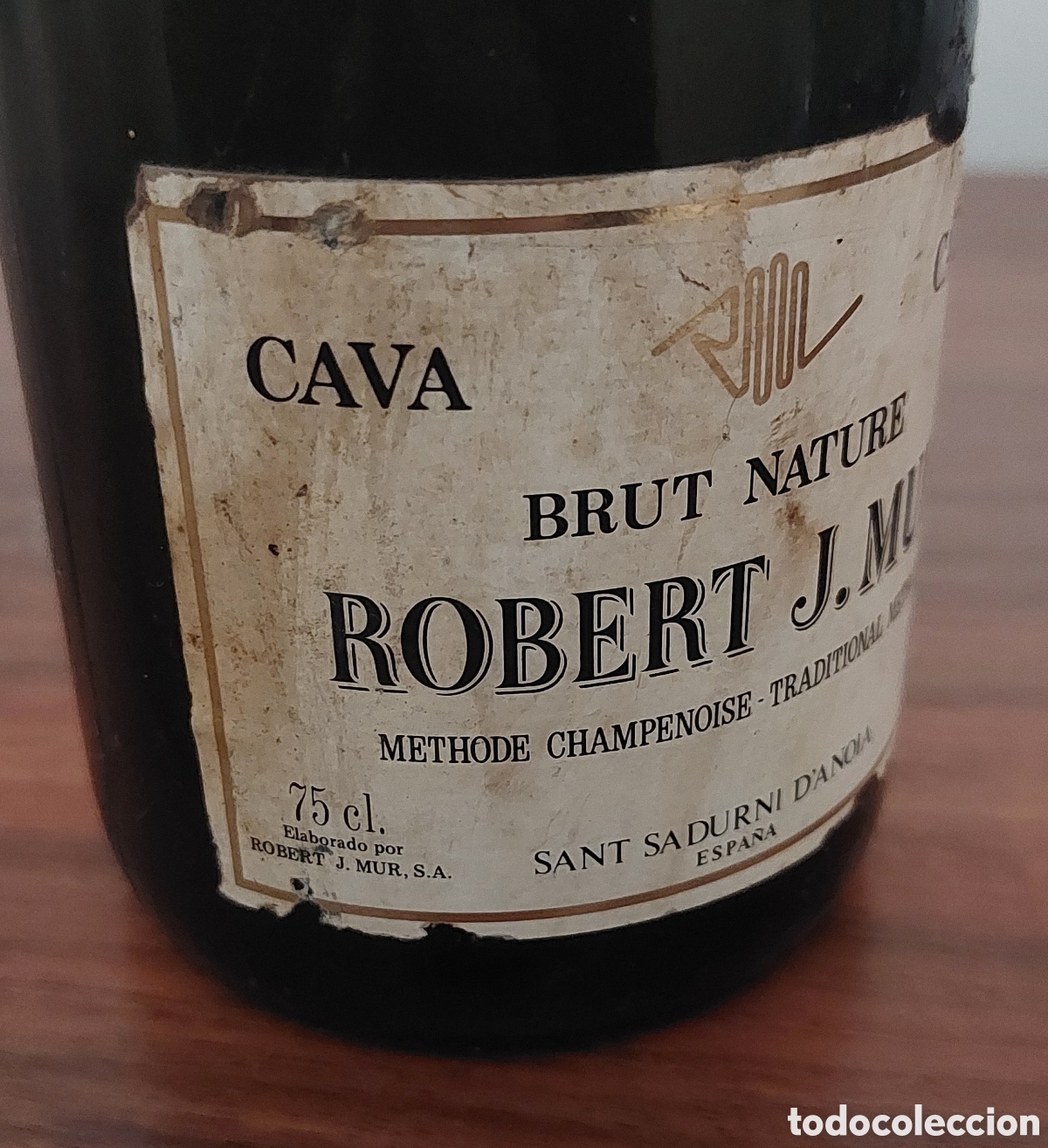 Collection of wines and liquors: Cava Robert J. Mur antigua.