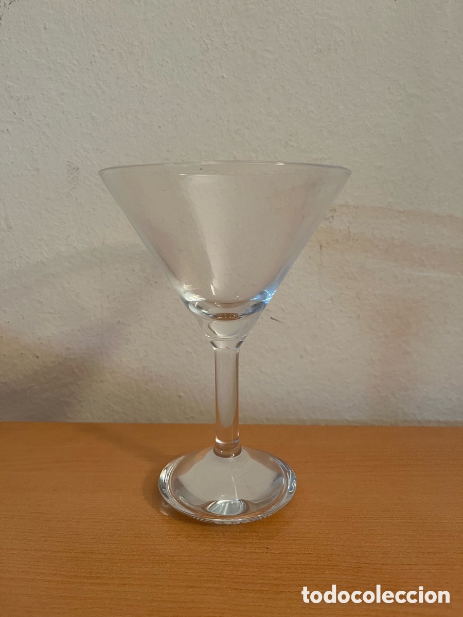 Sammlung von Weinen und Lik&ouml;ren: Copa de c&oacute;ctel Absolut de cristal