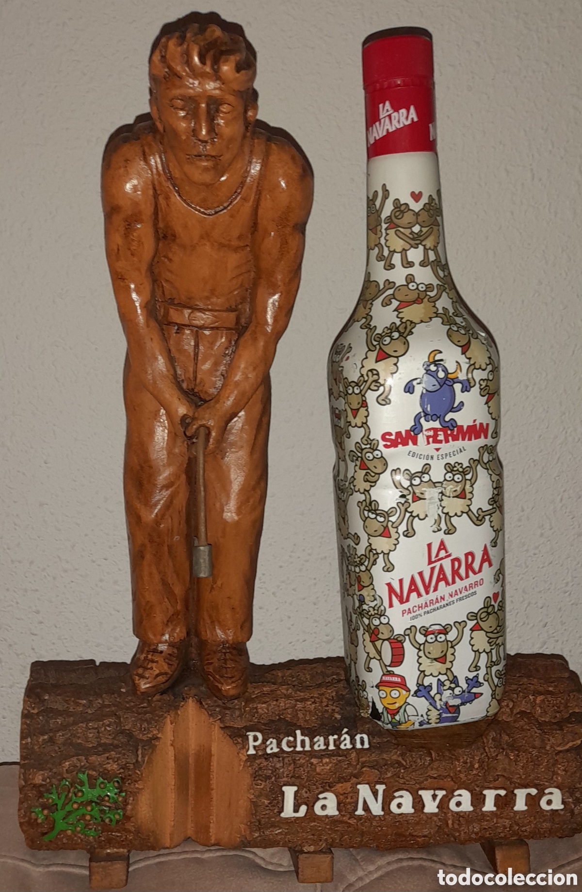 Coleccionismo de vinos y licores: Soporte expositor con botella - Foto 3