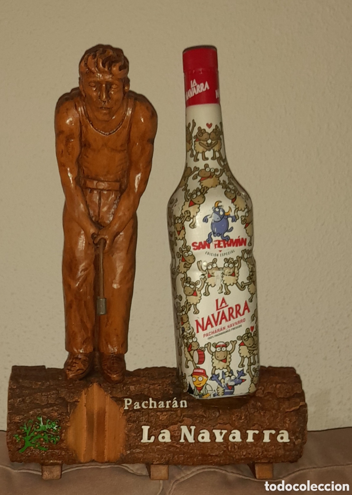 Coleccionismo de vinos y licores: Soporte expositor con botella - Foto 5