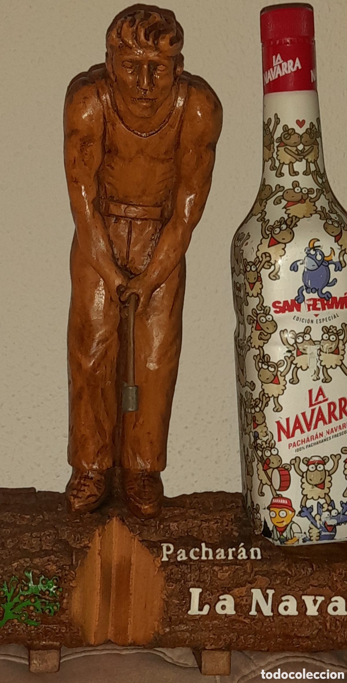 Coleccionismo de vinos y licores: Soporte expositor con botella - Foto 7