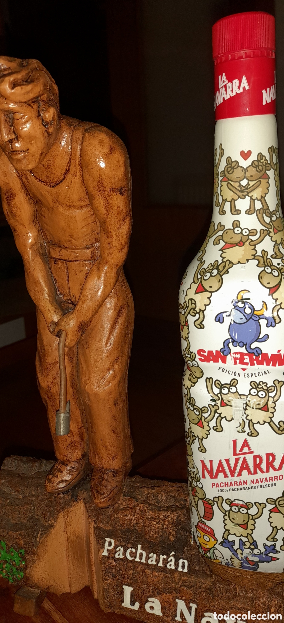 Coleccionismo de vinos y licores: Soporte expositor con botella - Foto 10