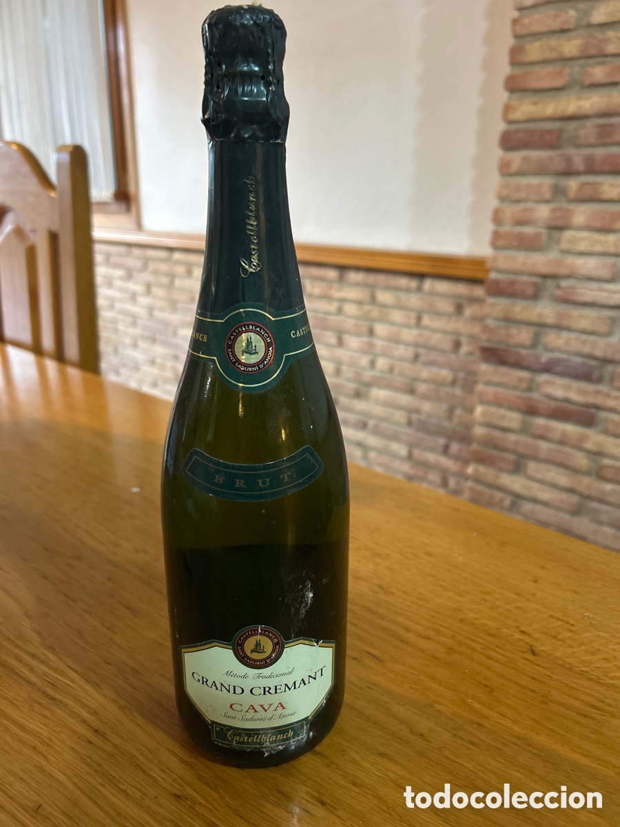 Collection of wines and liquors: BOTELLA DE BRUT. GRAND CREMANT. CAVA. CASTELLBLANCH. SANT SADURNI D&acute;ANOIA.