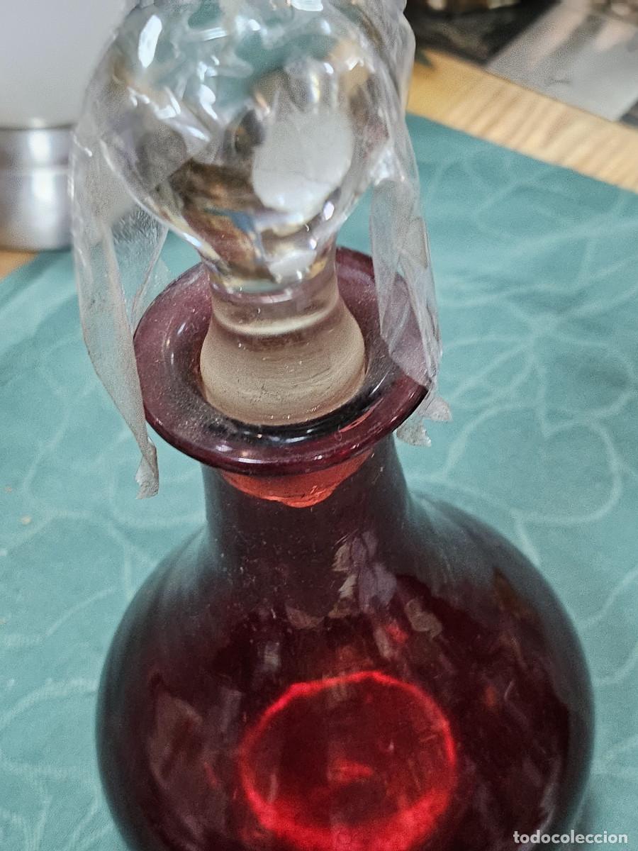 Coleccionismo de vinos y licores: botella de cristal granate - Foto 2