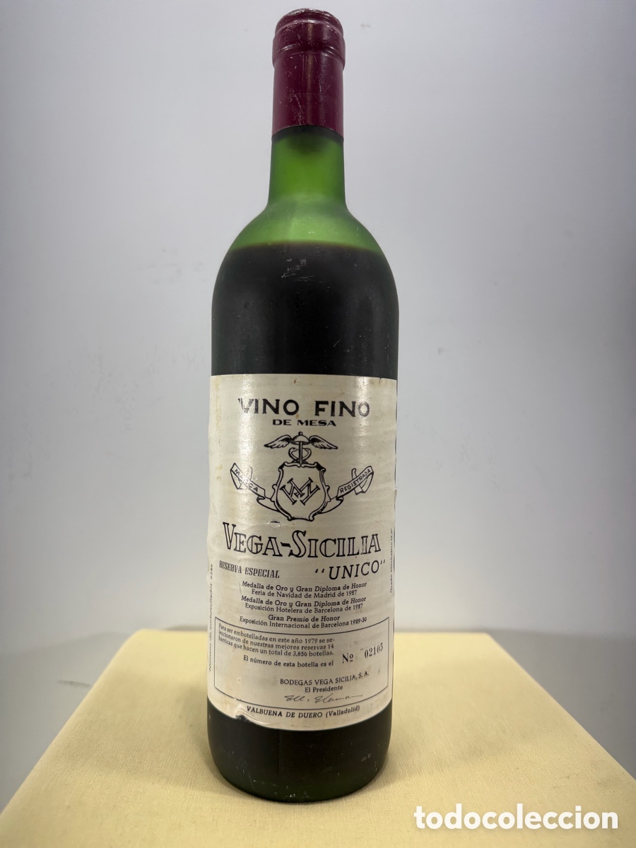 Collection of wines and liquors: Vega-Sicilia &ldquo;&Uacute;nico&rdquo; &ndash; Reserva Especial &ndash; Botella numerada &ndash; Embotellado 1979