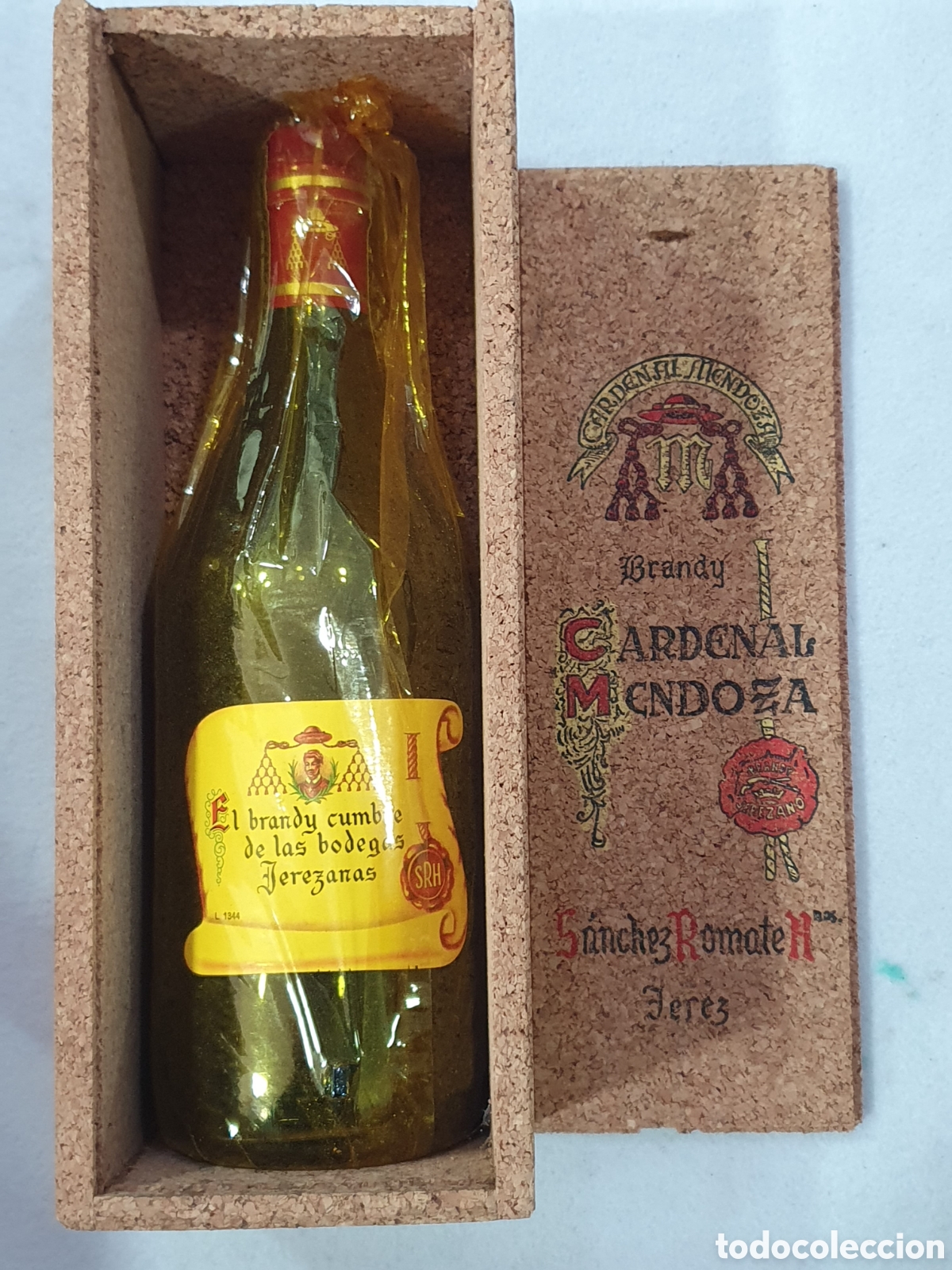 Coleccionismo de vinos y licores: Botella Brandy Cardenal Mendoza en caja. (L98)