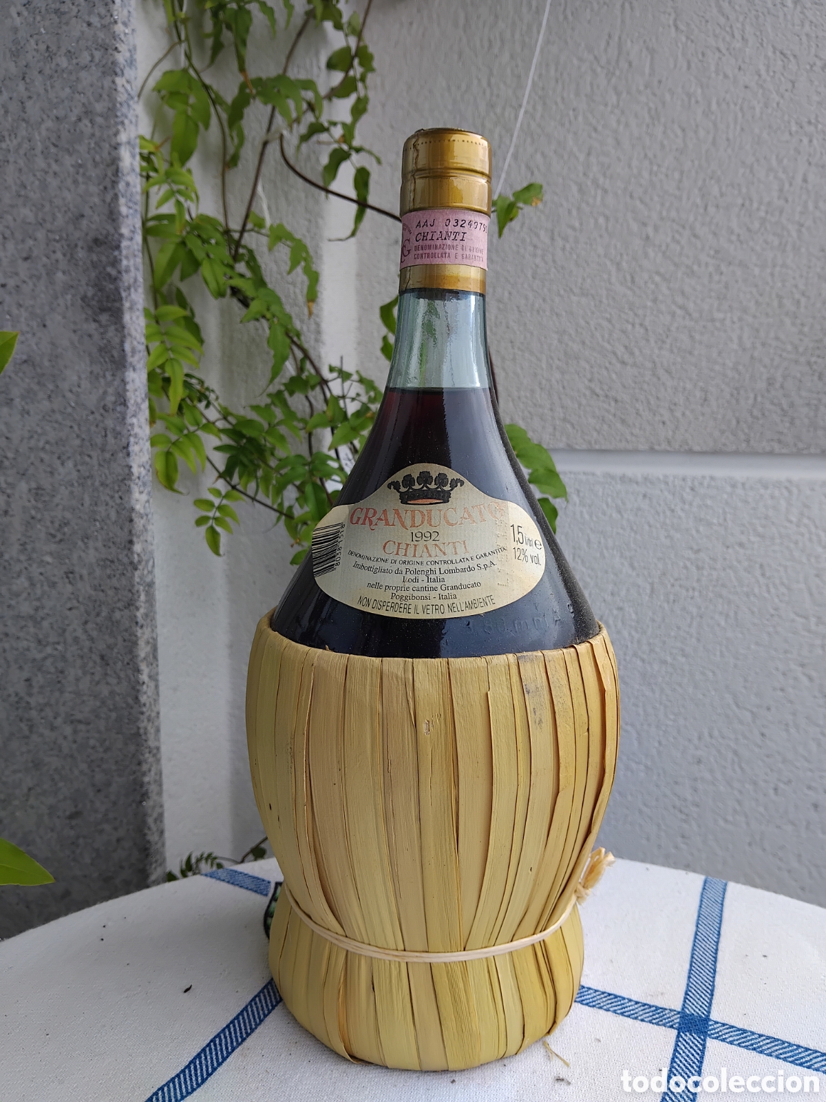 Collection of wines and liquors: Botella magnum vino CHIANTI Gran Ducato de 1992 1,5 l. 12%
