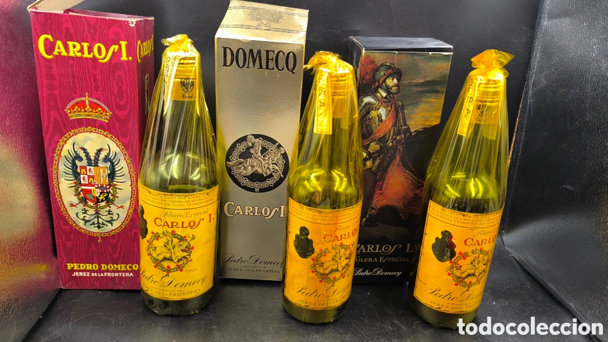 Coleccionismo de vinos y licores: Lote 3 botellas precintadas brandy Carlos I solera especial Domecq sello 4 pesetas. En caja original
