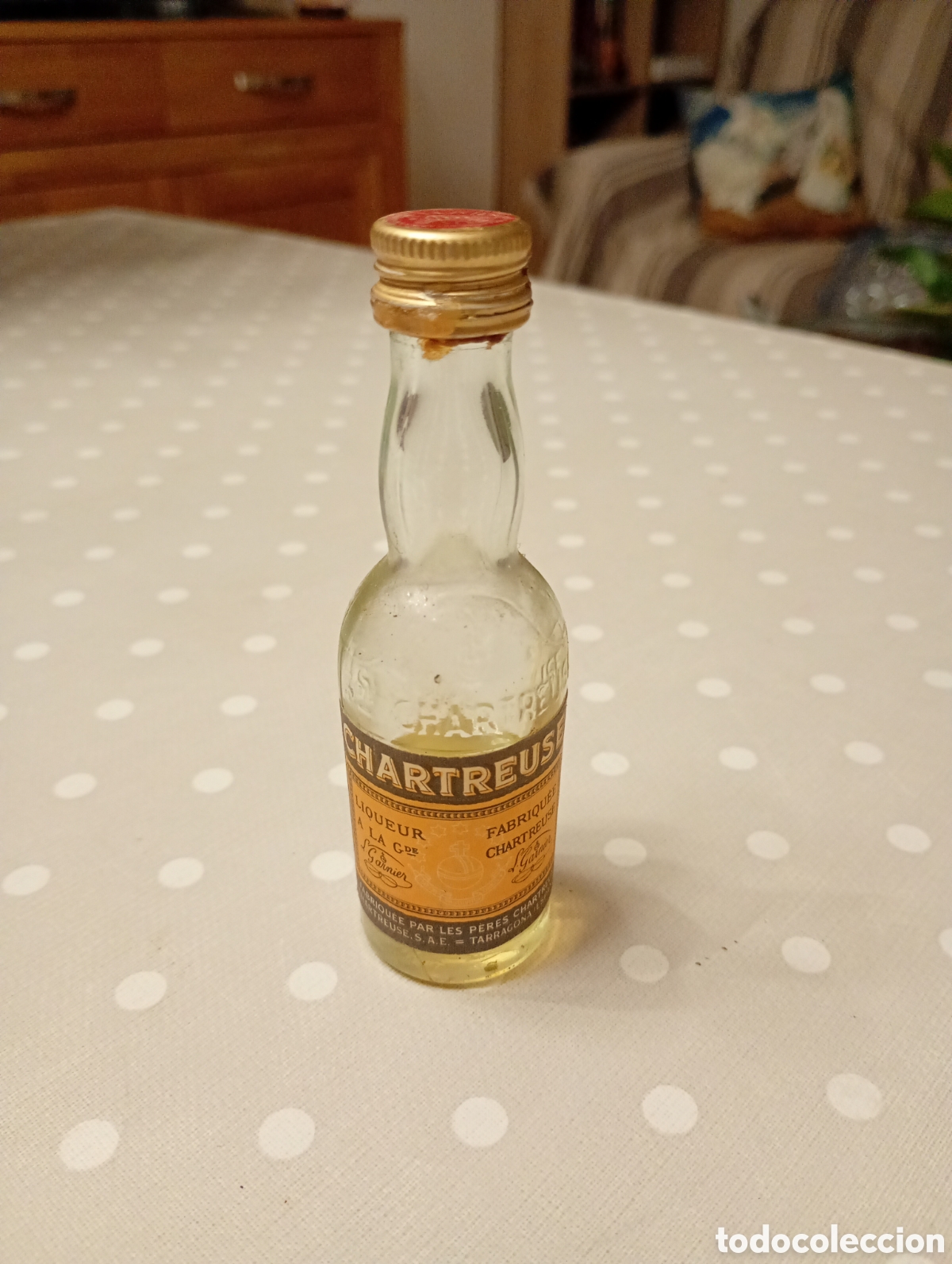 Coleccionismo de vinos y licores: Botell&iacute;n Chartreuse Tarragona, a&ntilde;os 60. Amarillo. Cerrada, muy evaporada.