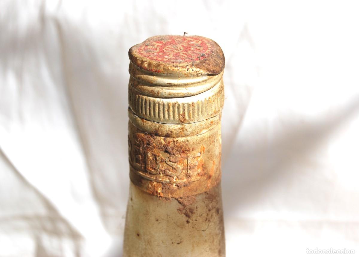 Coleccionismo de vinos y licores: Botella CHARTREUSE amarillo 1969. - Foto 10
