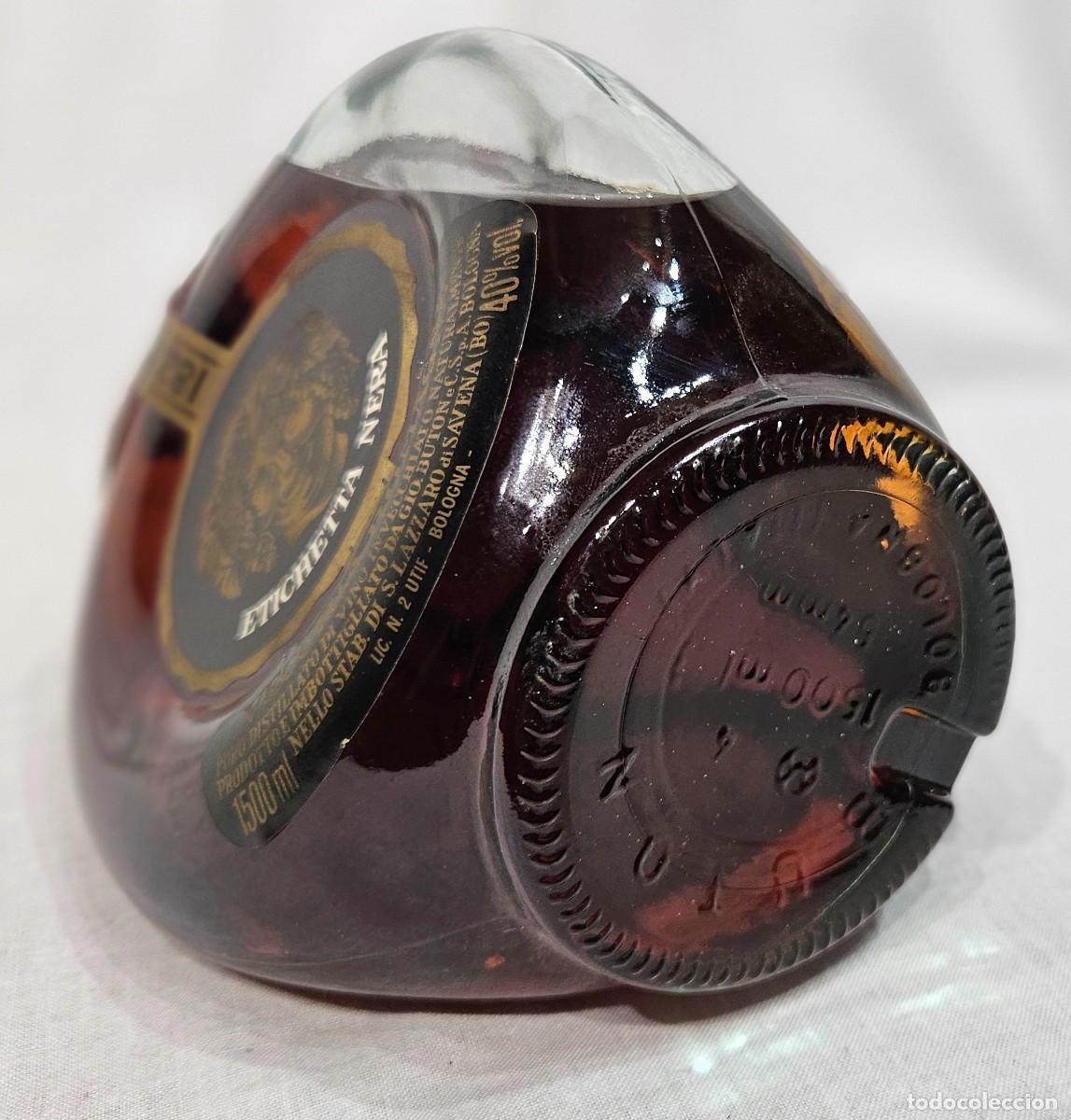 Coleccionismo de vinos y licores: Brandy Magnum 1,5 litri Vecchia Romagna anni 80 - Foto 7
