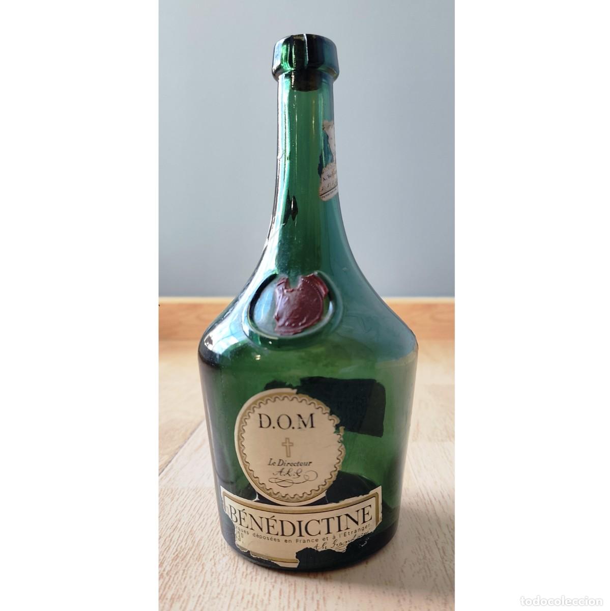 Coleccionismo de vinos y licores: Botella de Benedictine, vac&iacute;a. Sin fechar.