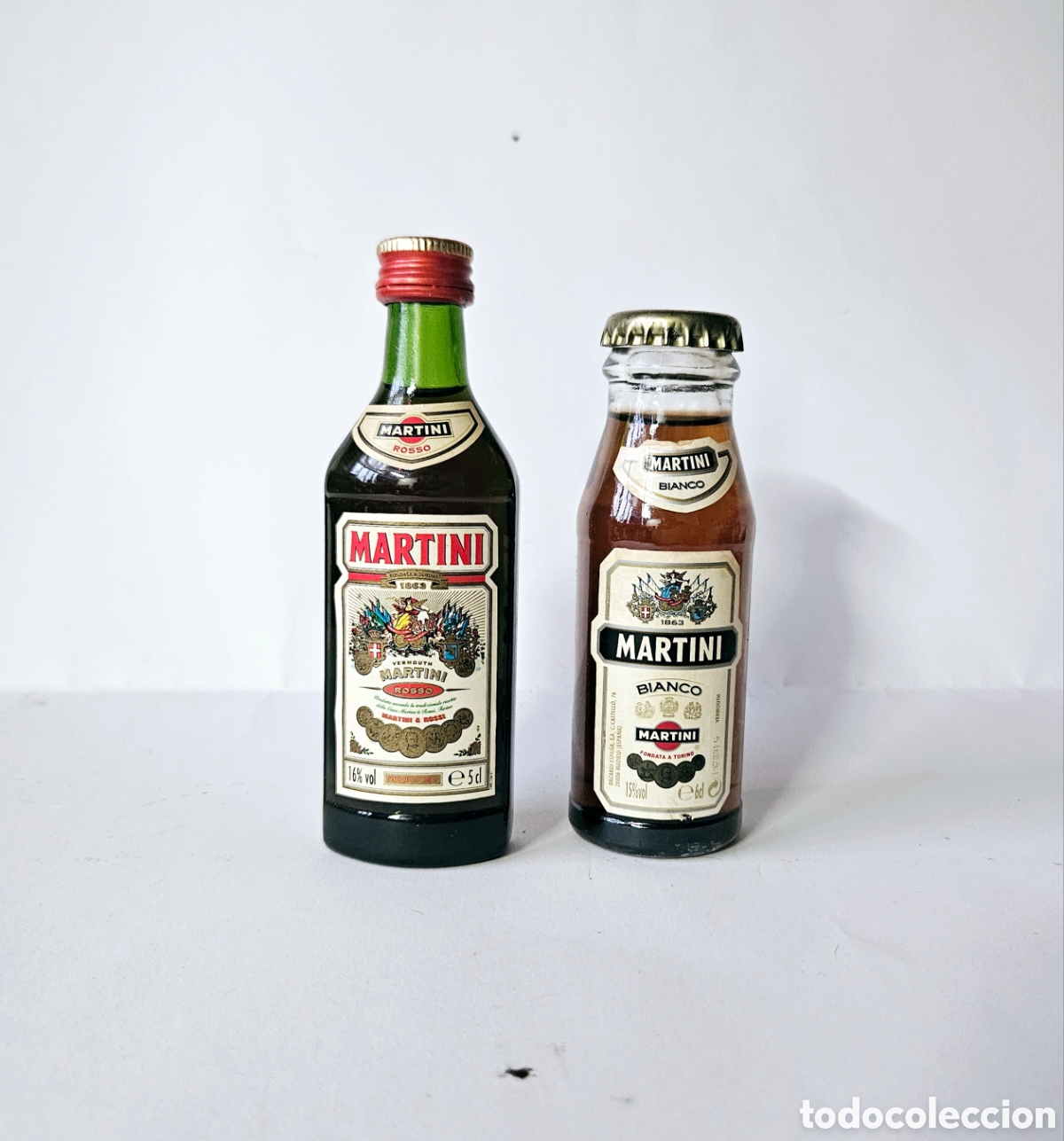 Collection of wines and liquors: Lote 2 botellitas Martini