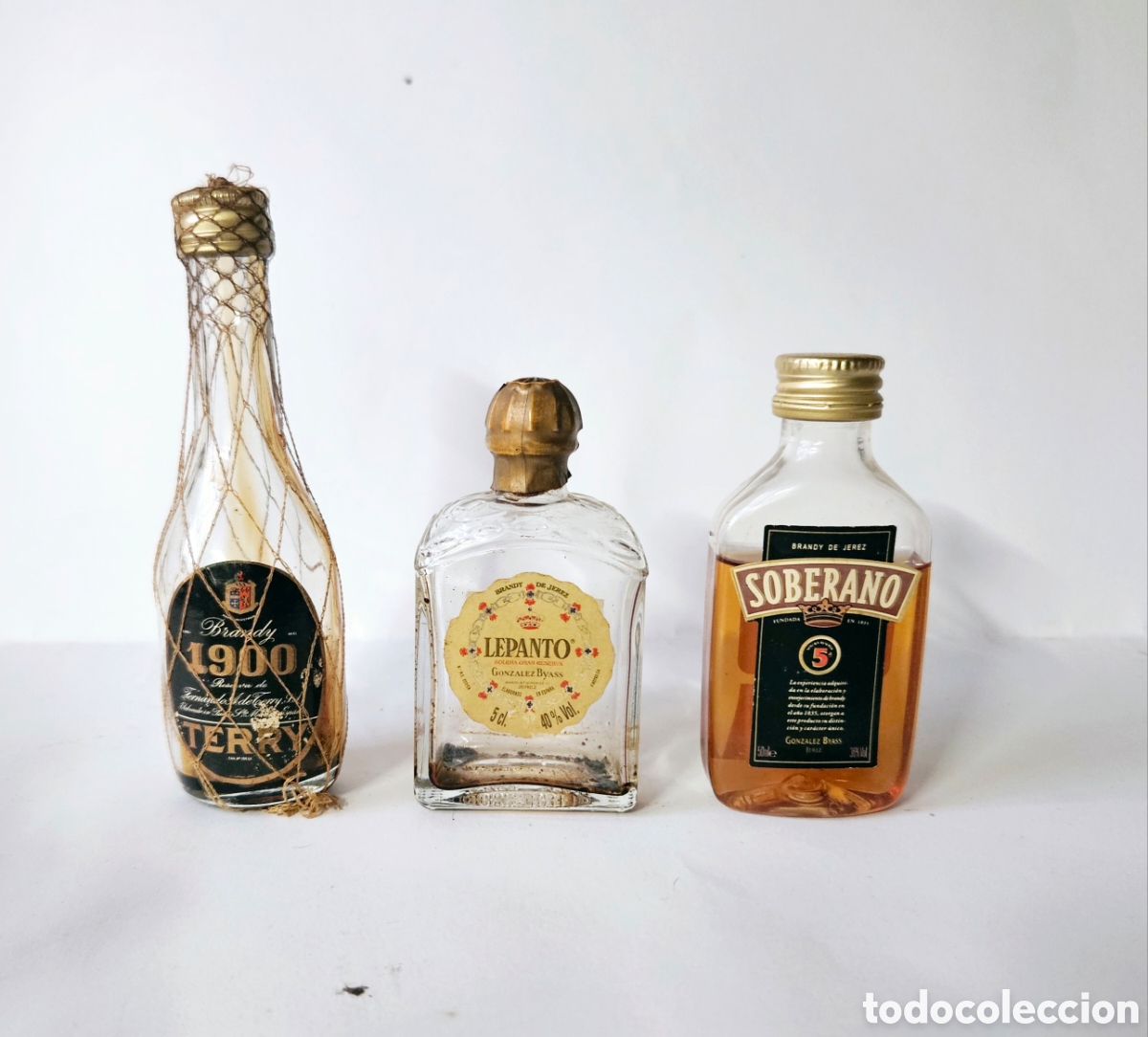Collection of wines and liquors: Lote 3 botellitas Brandy