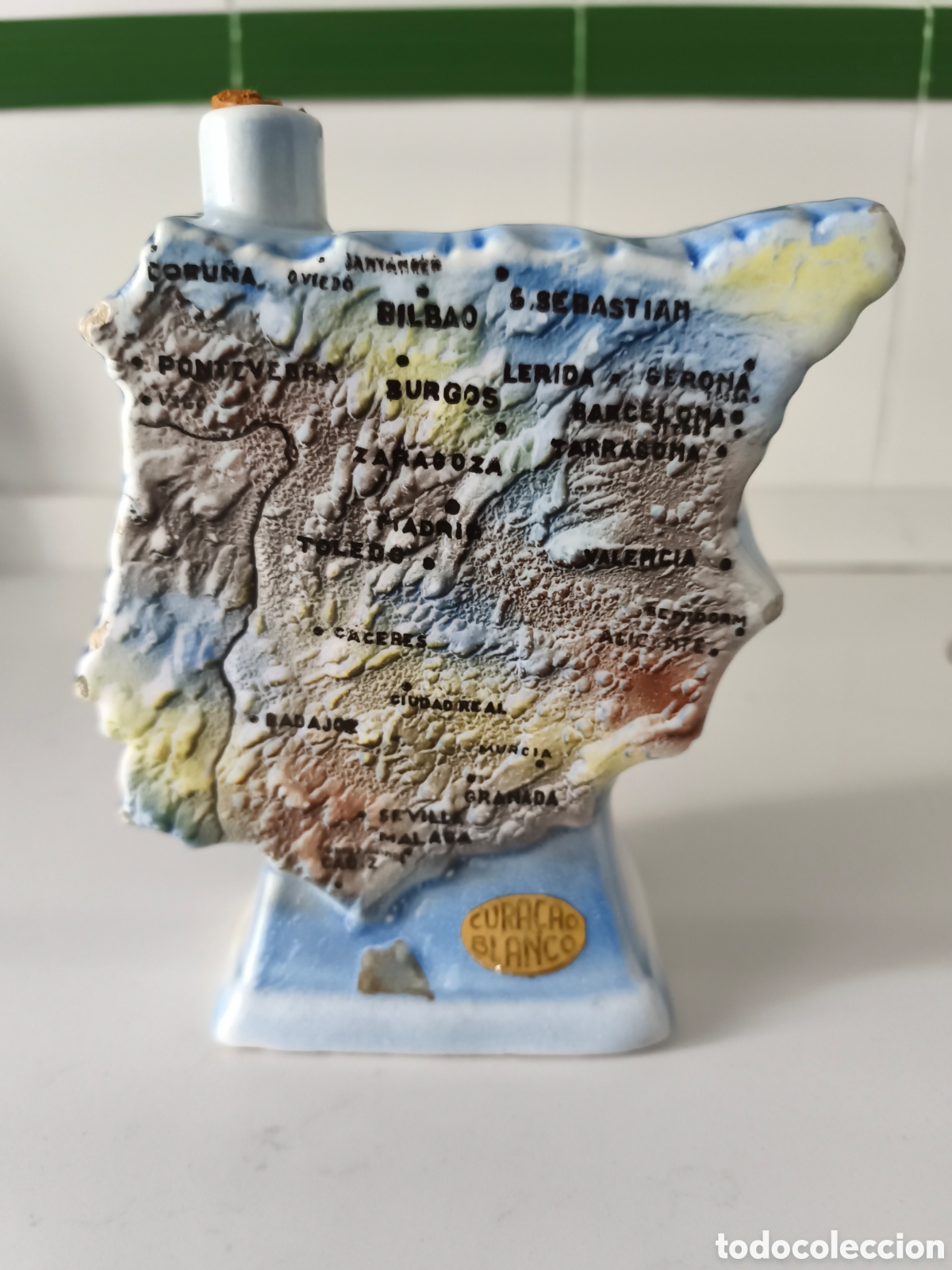 Coleccionismo de vinos y licores: Antigua botella de cer&aacute;mica licores Bofill