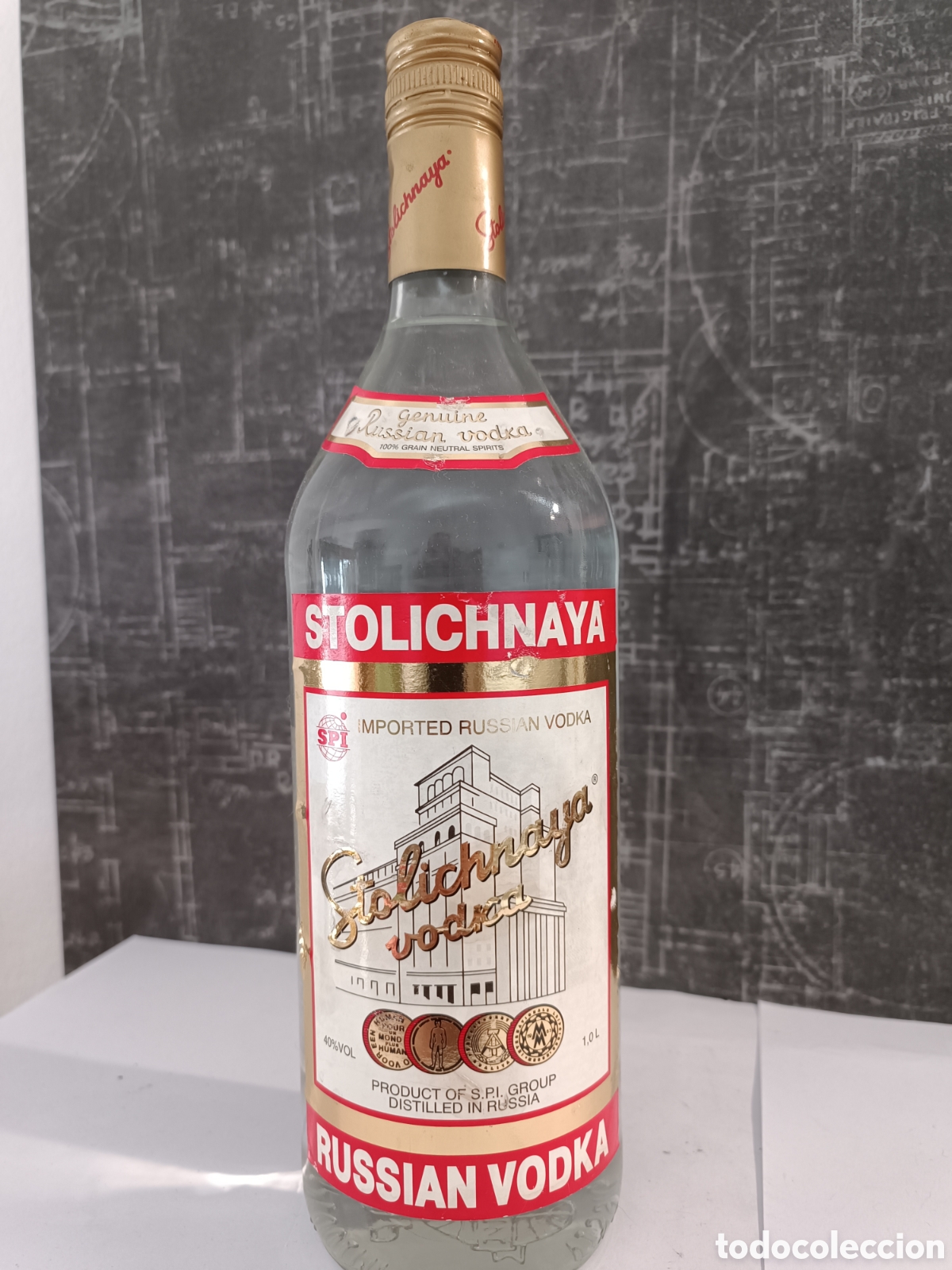 Coleccionismo de vinos y licores: ANTIGUA BOTELLA DE VODKA RUSA &rdquo;STOLICHNAYA&rdquo;, 1 LITRO.