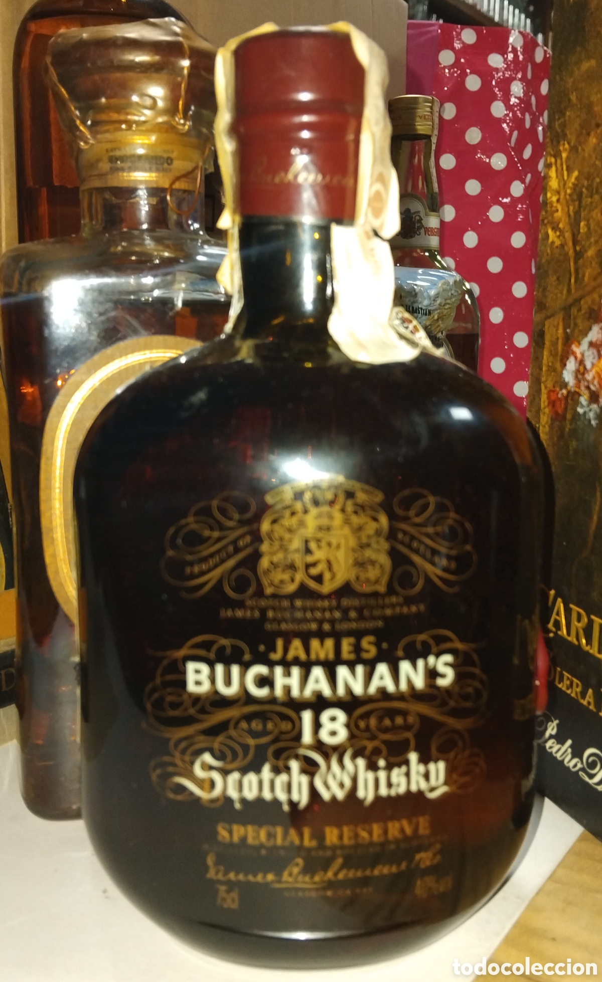 Collection of wines and liquors: Botella whisky BUCHANAN'S 18 a&ntilde;os reserva especial