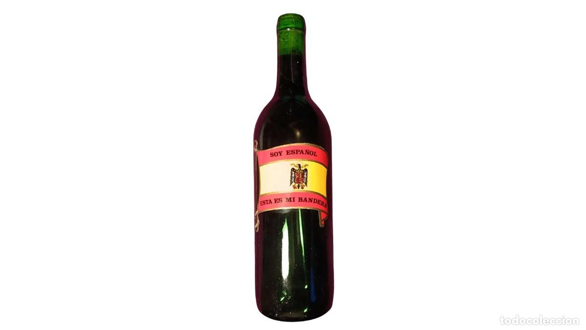 Collection of wines and liquors: Botella de Vino Franco Falange, Llena Sin Abrir &rdquo;Soy Espa&ntilde;ol, Esta es mi Bandera&rdquo;, 1960, Muy Raro