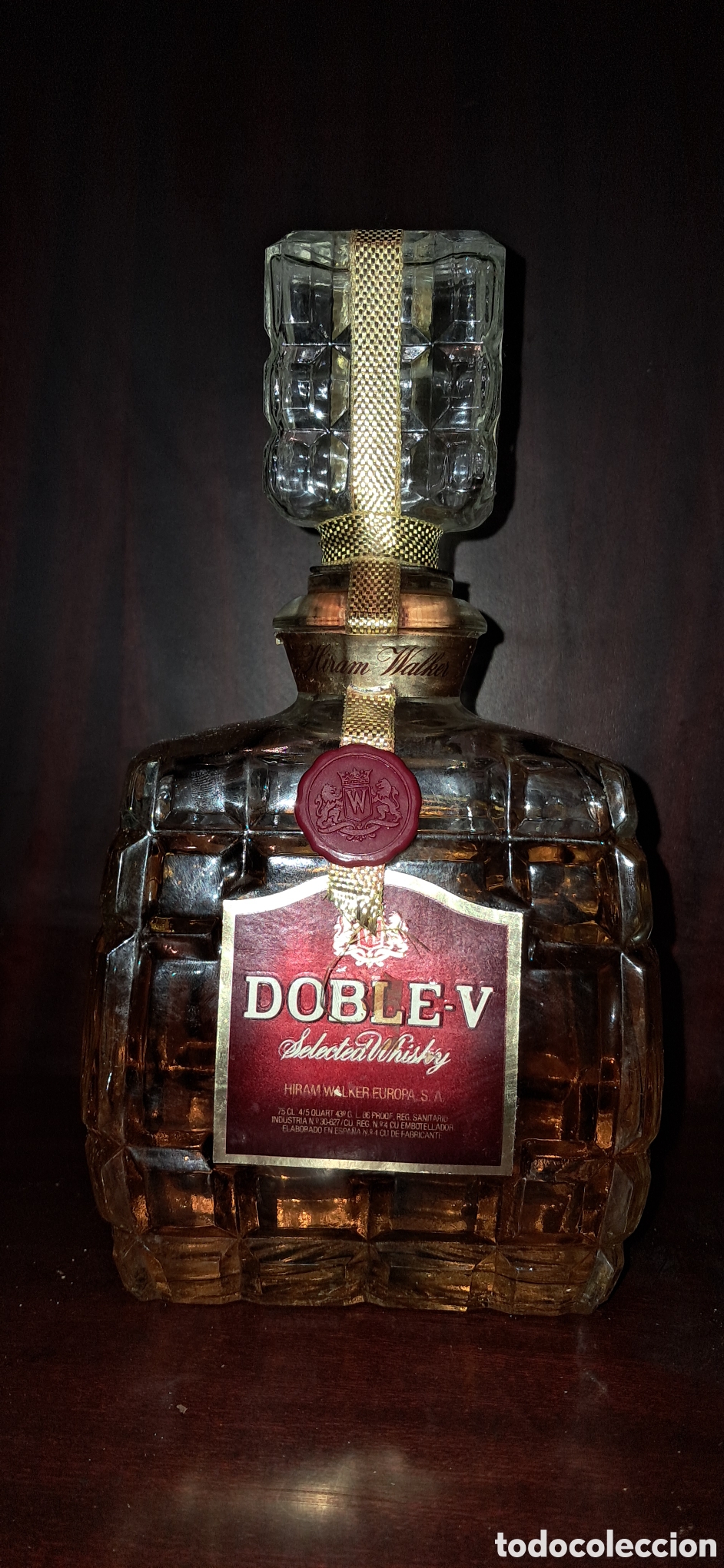 Coleccionismo de vinos y licores: Whisky Doble V Vintage (A&ntilde;os 80) | Botella Decantador Cristal Tallado - Precinto 8 Pesetas Intacto