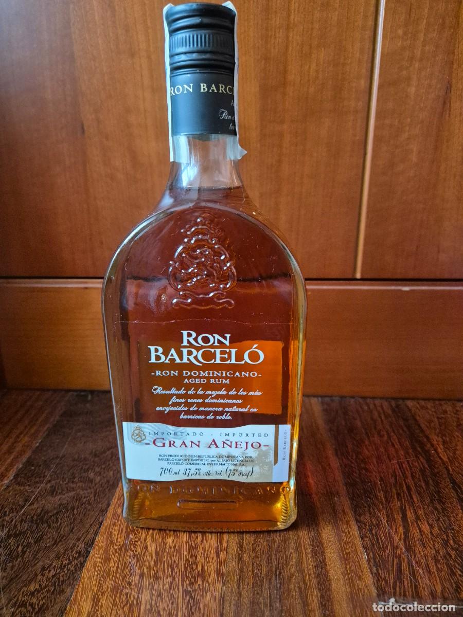 Coleccionismo de vinos y licores: Botella ron Barcelo domimicano