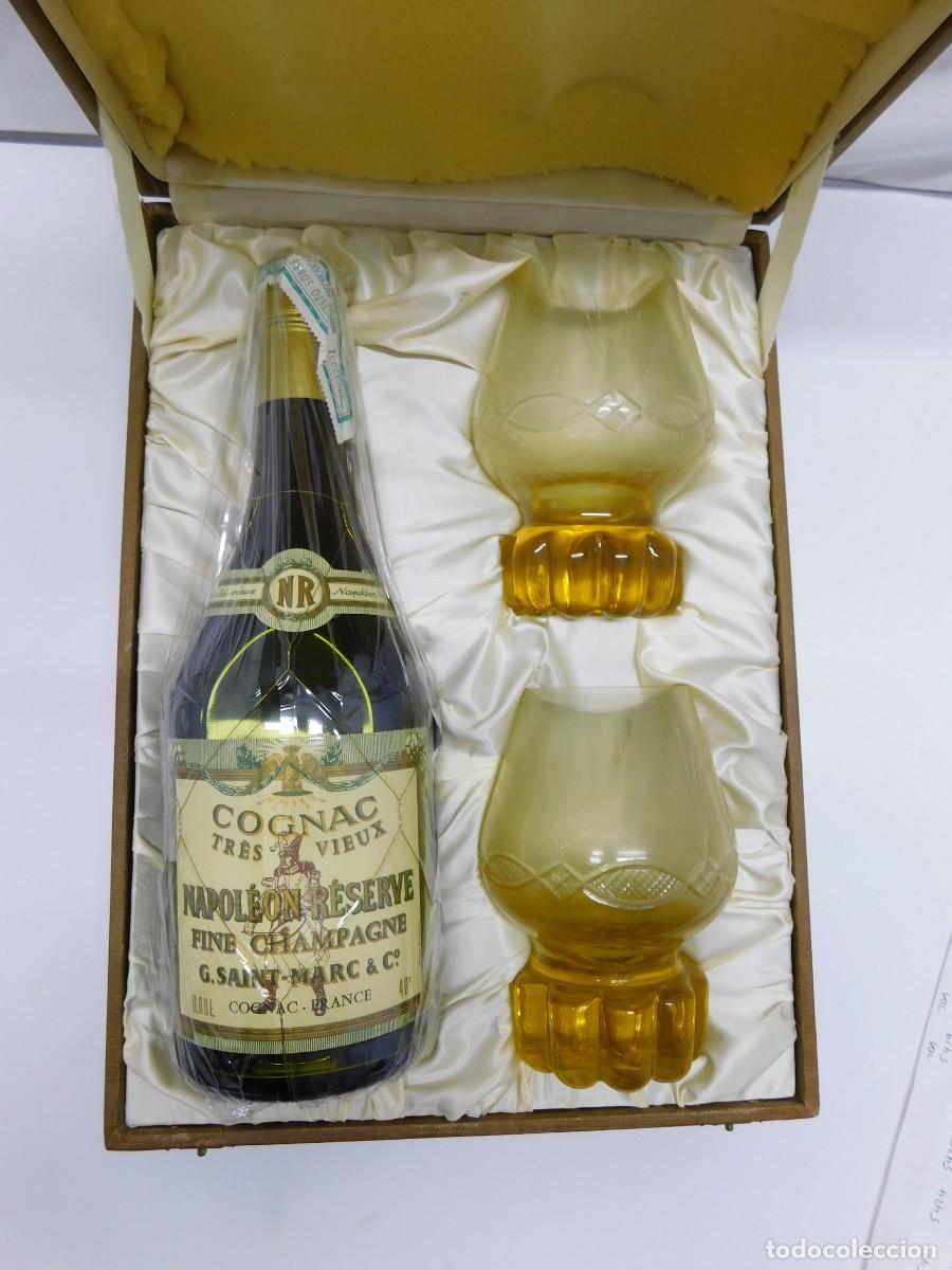 Collection of wines and liquors: COGNAC - NAPOLEON RESERVE TRES VIEUX - FINE CHAMPAGNE